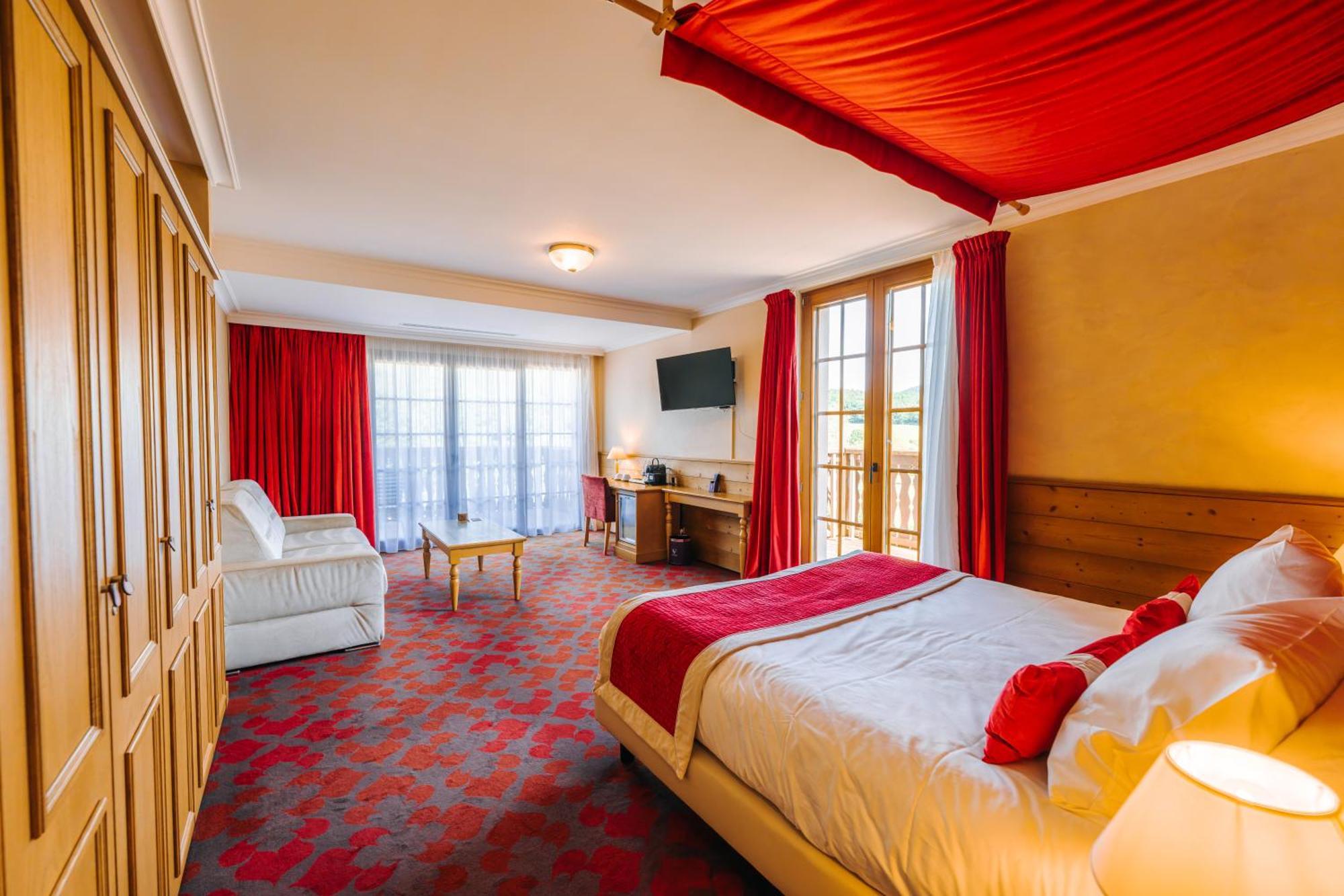 Les Violettes & Hotel 4*
